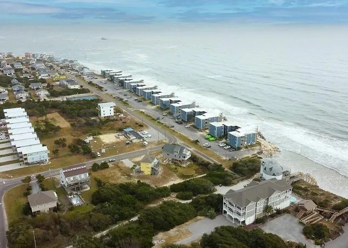 Oceanfront Bliss- Sand And Views At Watchin Waves